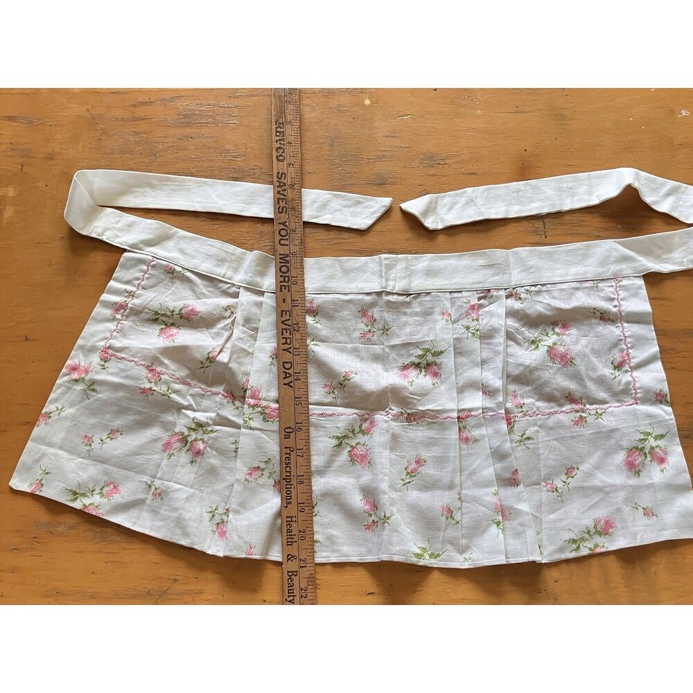 Vintage Apron Floral Handmade MCM Cottage Core Farmhouse Grandma Kitchen - Picture 3 of 4